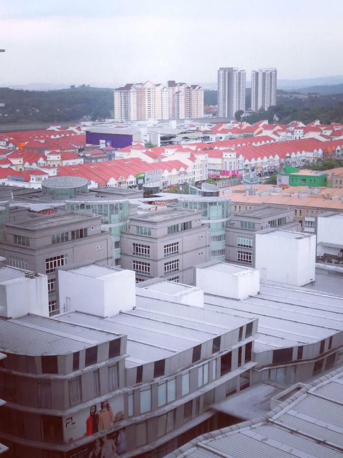 Апартаменты Gt2@Cascades Residency Петалинг-Джая Экстерьер фото